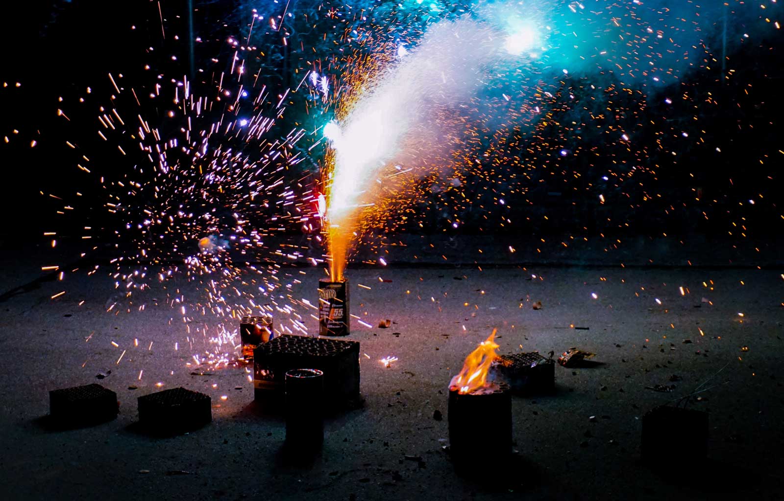 Fuochi d’artificio non autorizzati. Grando ignora la nostra interrogazione.